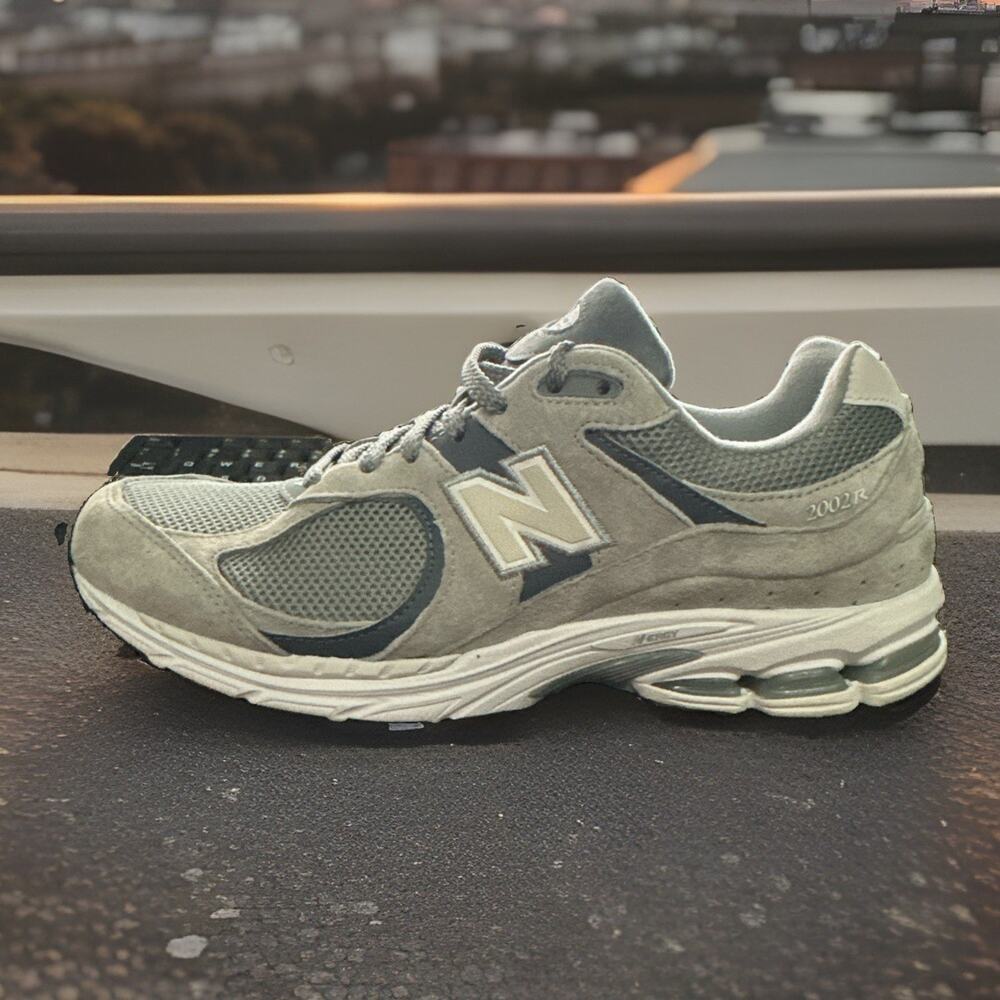 New Men's Size 8 New Balance 2002R Grey M2002RST Women's Size 9.5